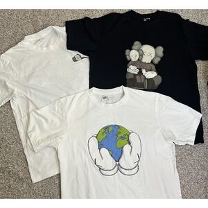Kaws xx Uniqlo UT Graphic T Shirt (s) Size Medium LOT/3 Short Sleeve White Black
